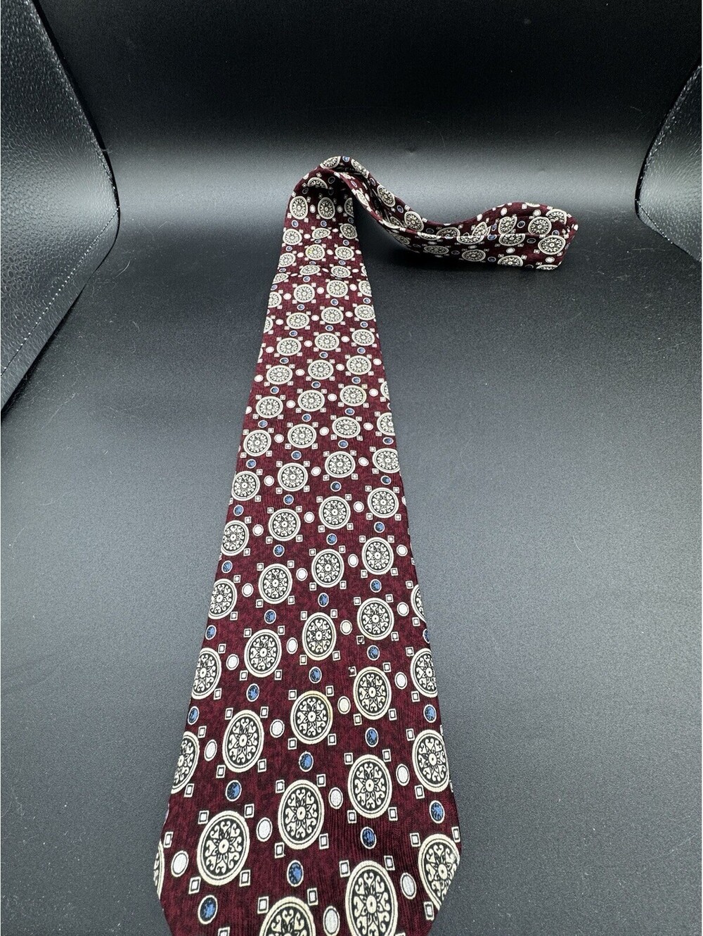 Vito Rufolo Italy Tie Burgundy Medallion Geometric 4” Wide Vintage